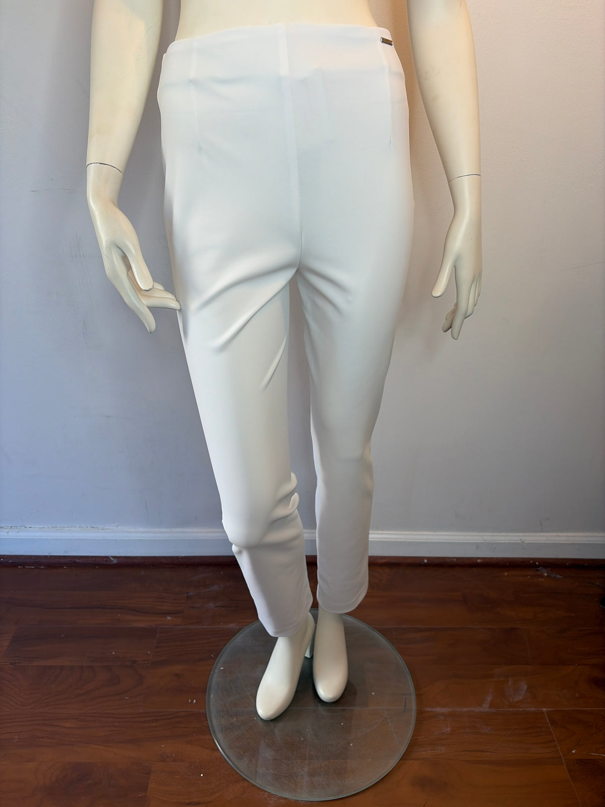 Slim leg pant