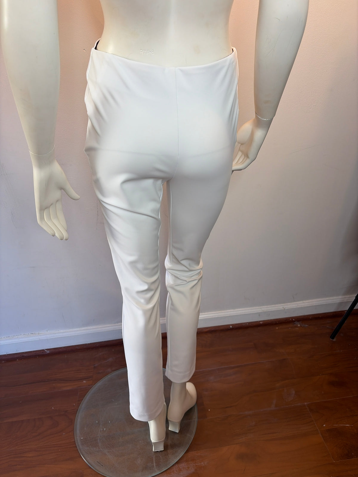 Slim leg pant