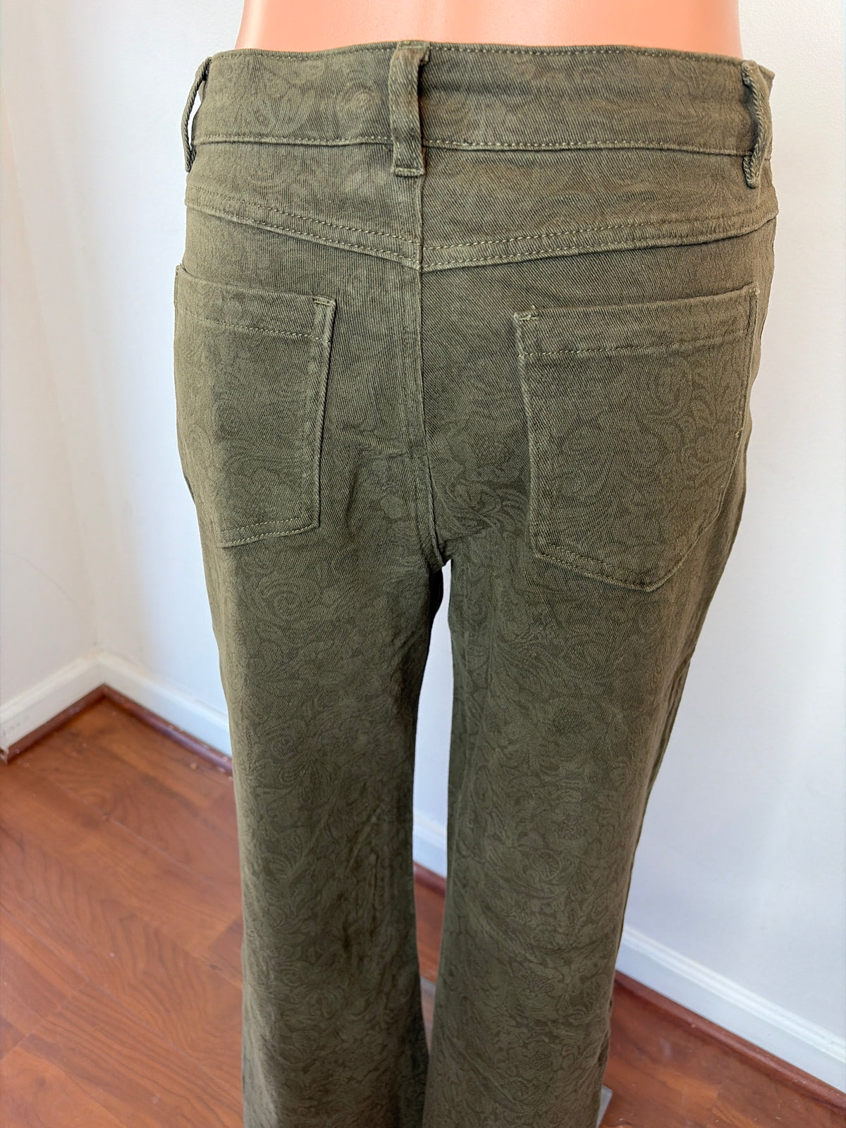 Fly Front 5 Pocket Pant with Embossed Fabric