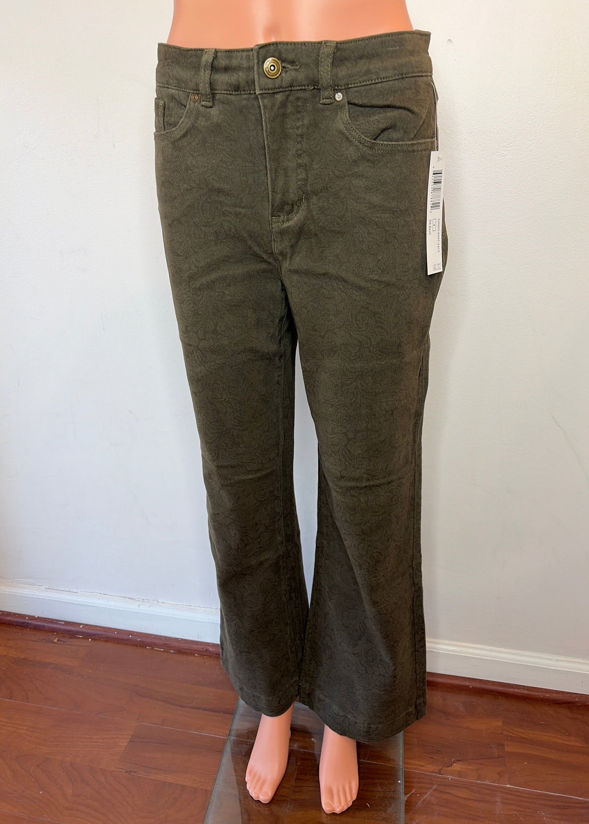 Fly Front 5 Pocket Pant with Embossed Fabric
