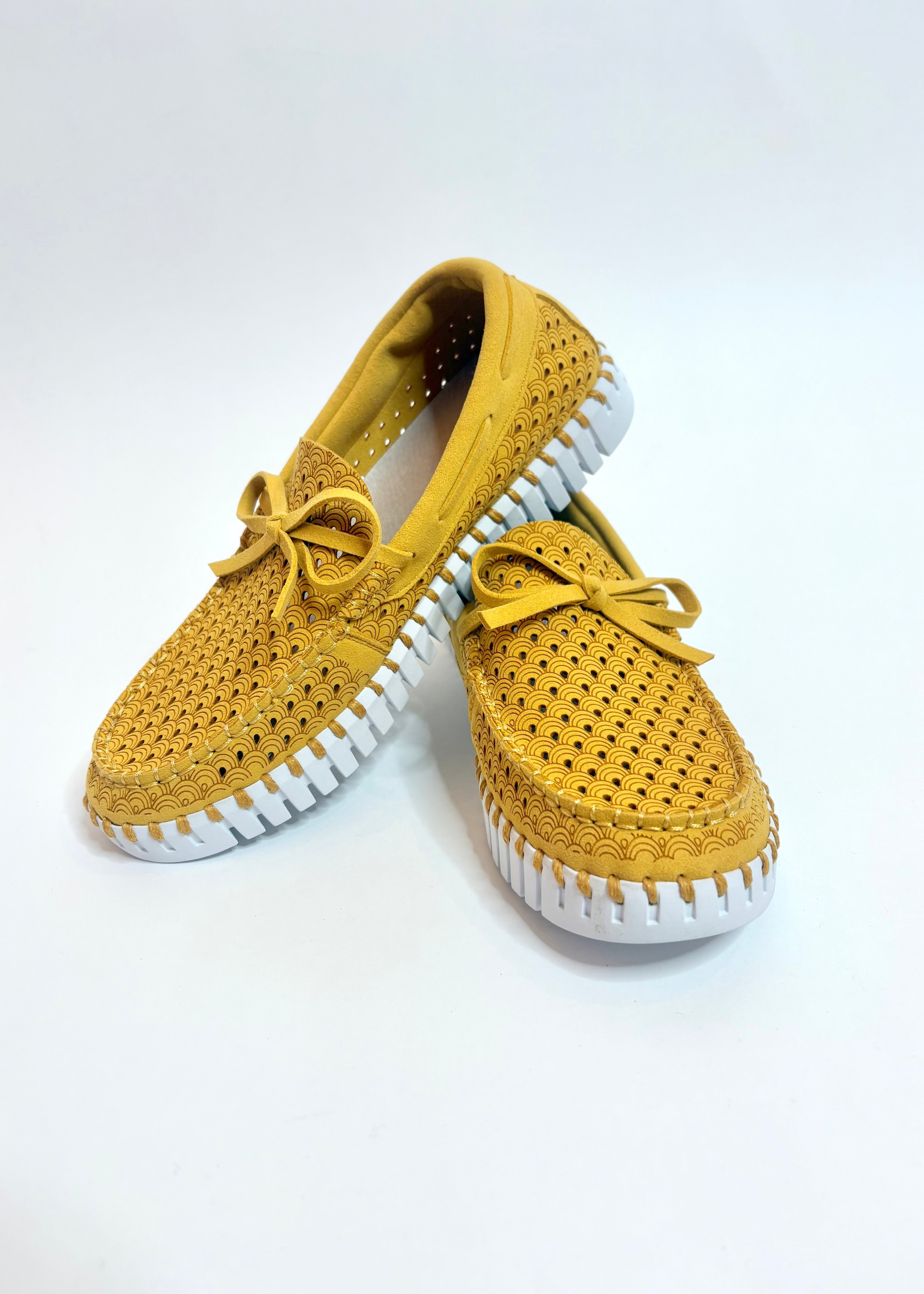 Tulip Shoe with Laces