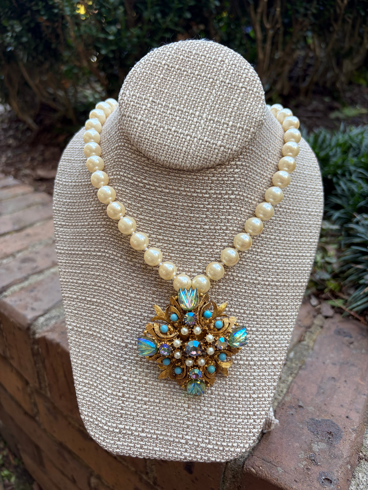 Vintage Faux Pearl Necklace with Vintage Florenza Pendant/Brooch