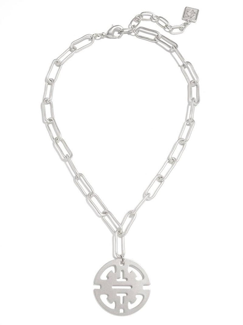 Traveling Pendant Collar Necklace: Matte Silver