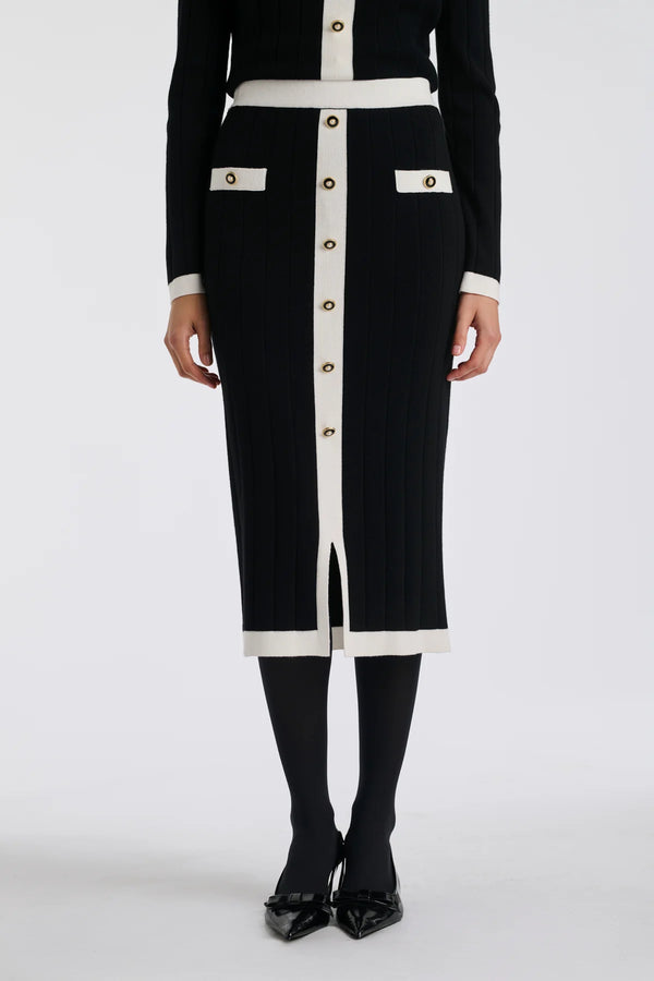 Long two-tone knitted skirt