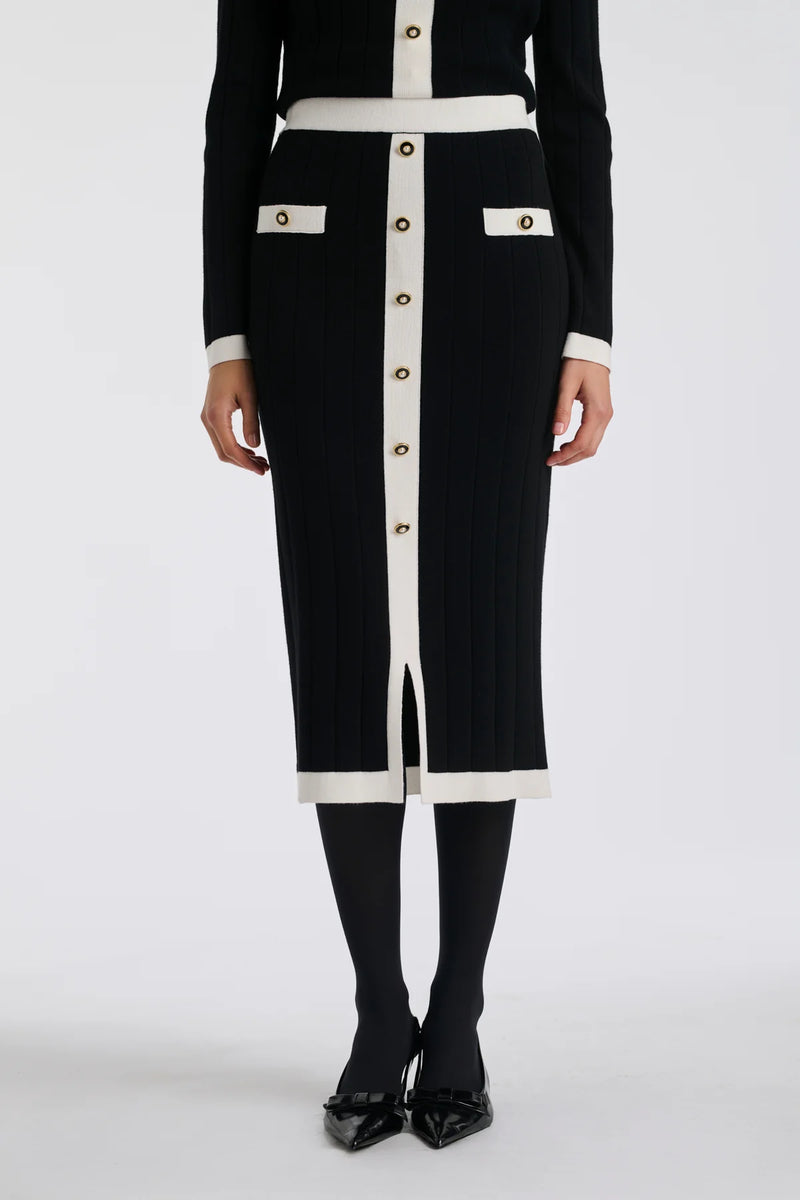 Long two-tone knitted skirt