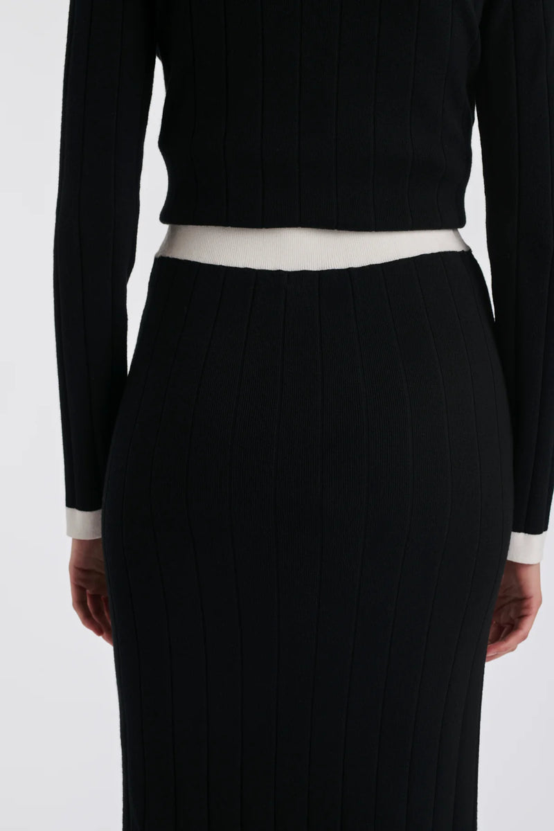 Long two-tone knitted skirt