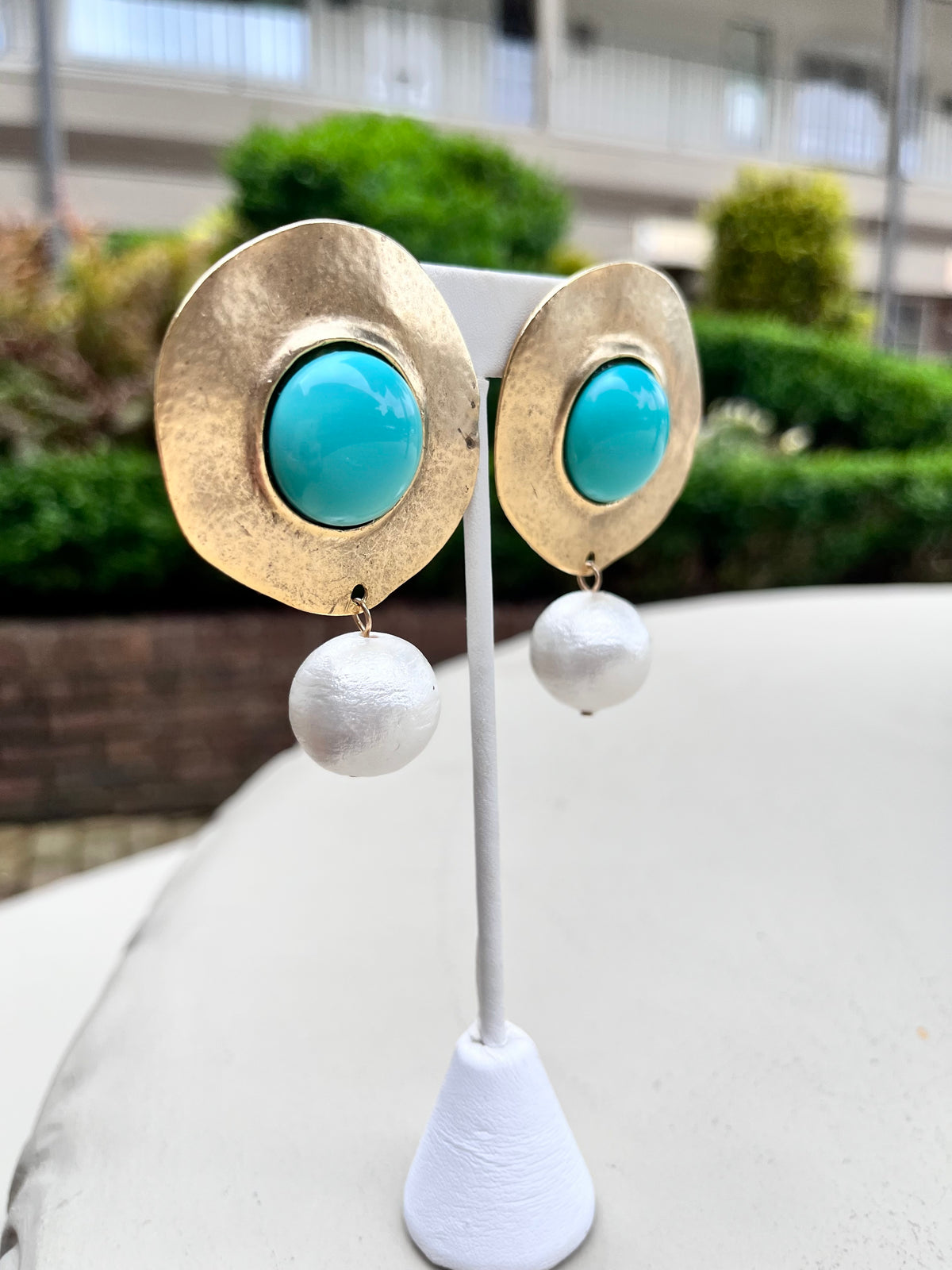 Coinilla Pearl Earrings