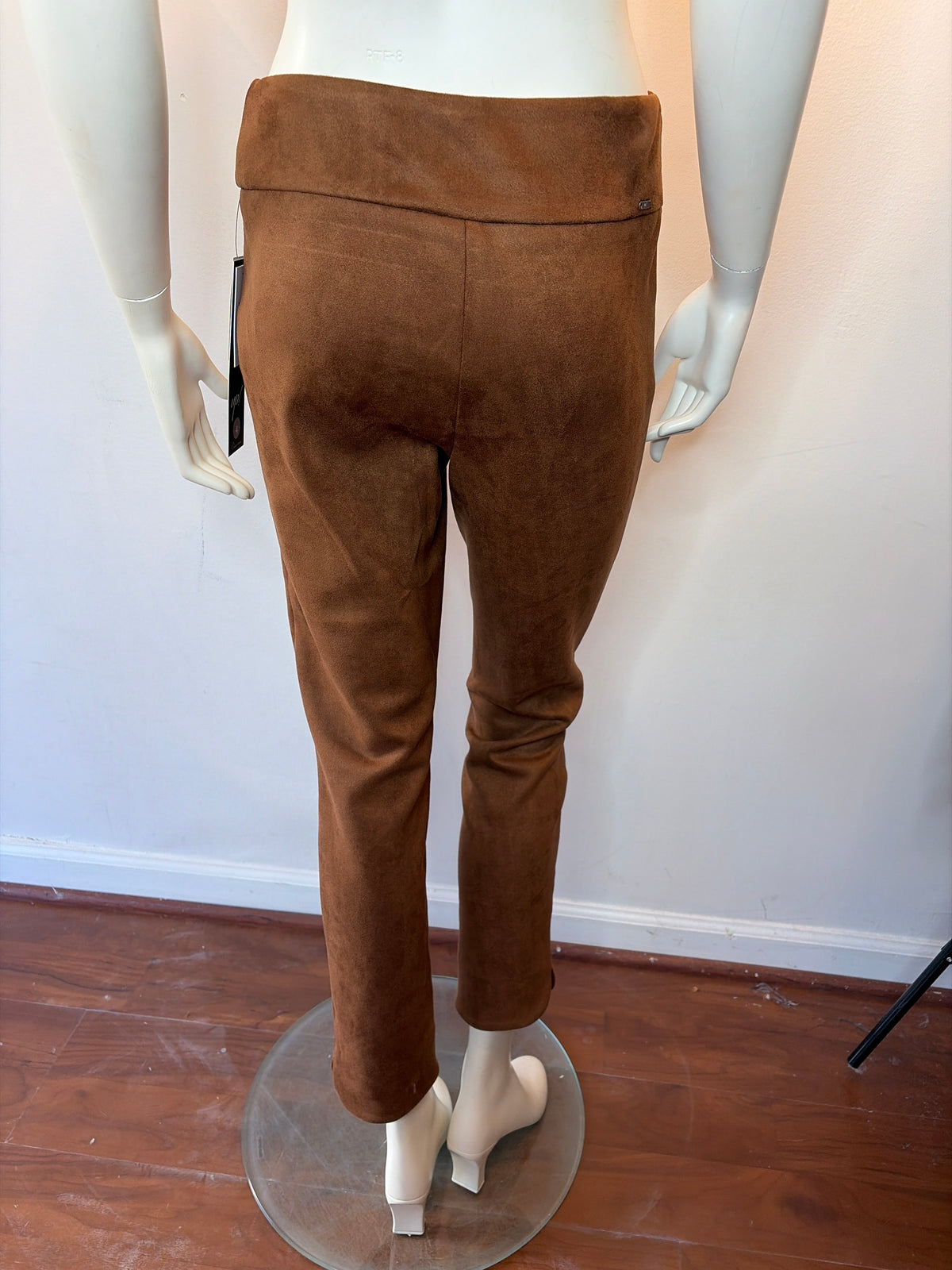 Slim Petal Leg Pant
