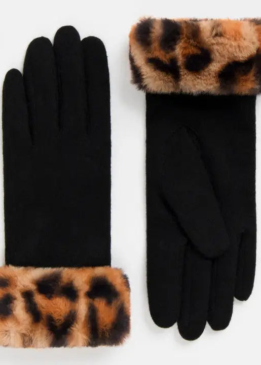 Gizelle - Faux Suede Leopard Print Gloves