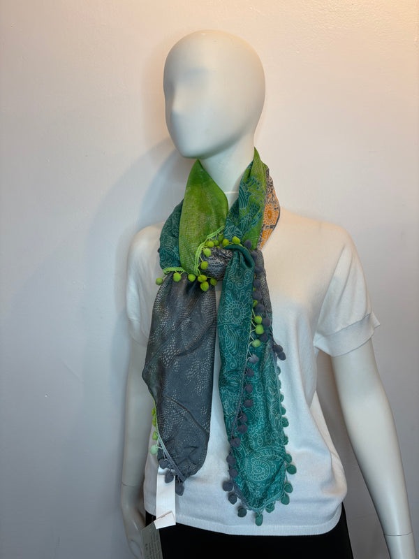 Pom Pom Scarf - 2 Colors