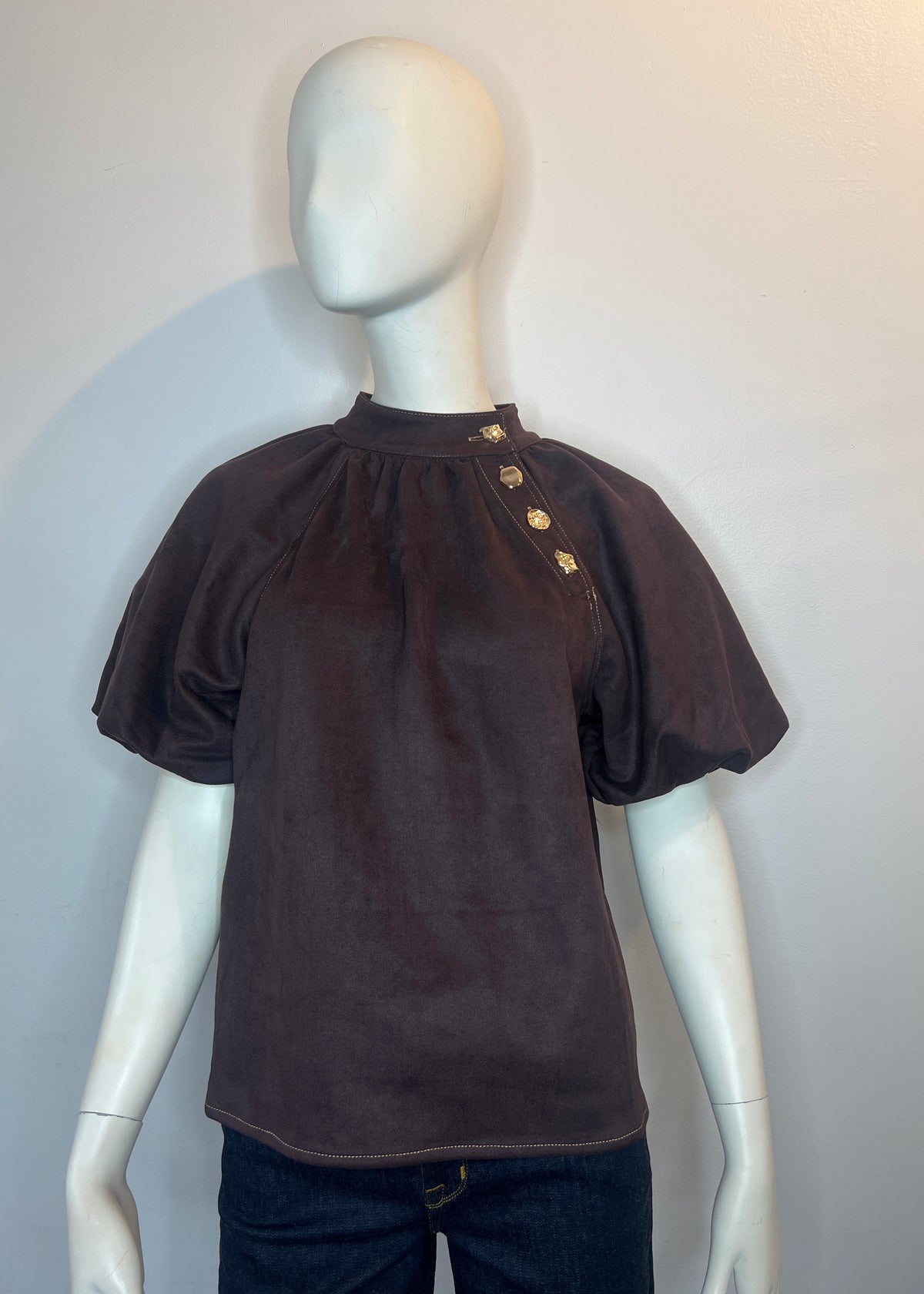 Puff sleeve solid top with gold details