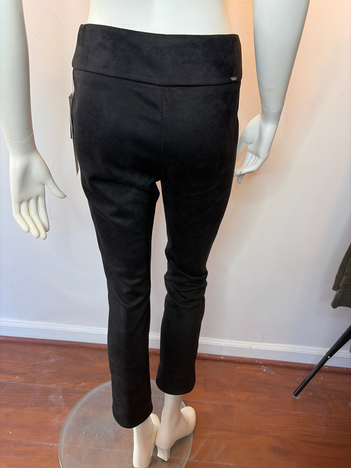 Slim Petal Leg Pant