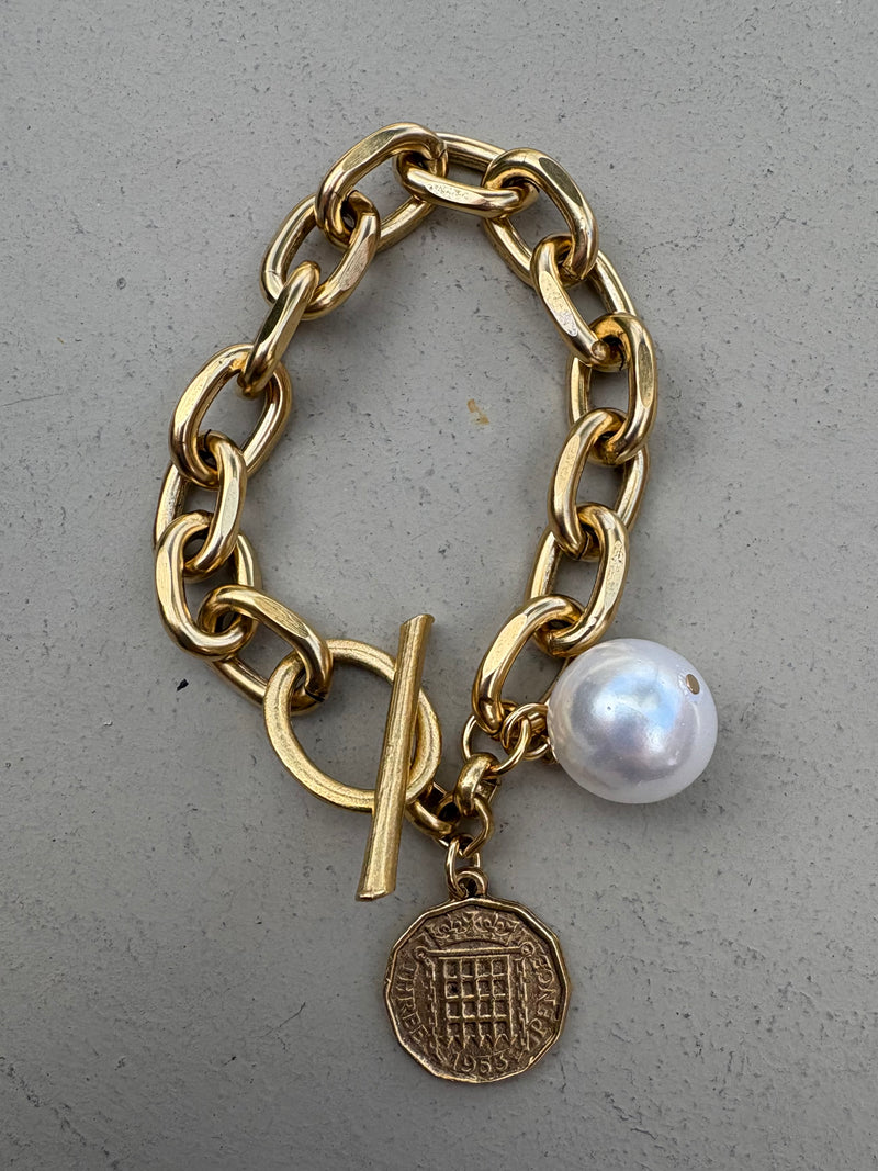 Gold Bracelet w/ Pearl