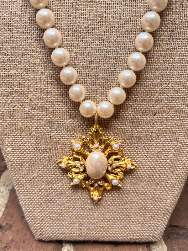 Pearl and Gold Brooch Necklace