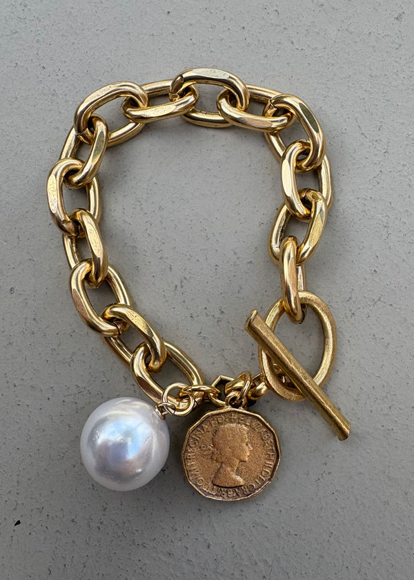 Gold Bracelet w/ Pearl