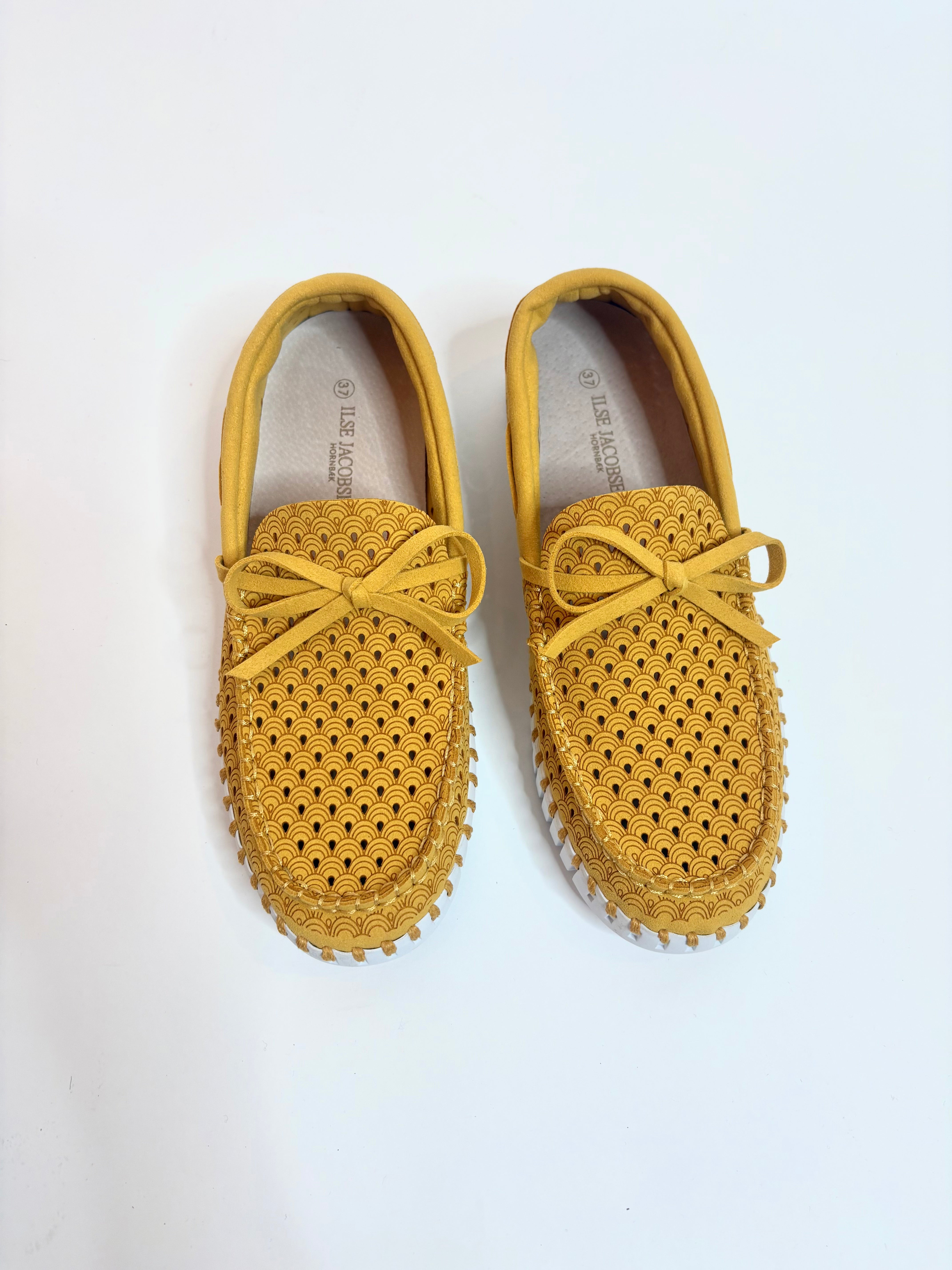 Tulip Shoe with Laces
