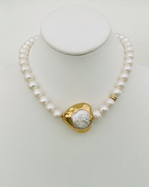 Gigi Pearls w/ Heart Necklace