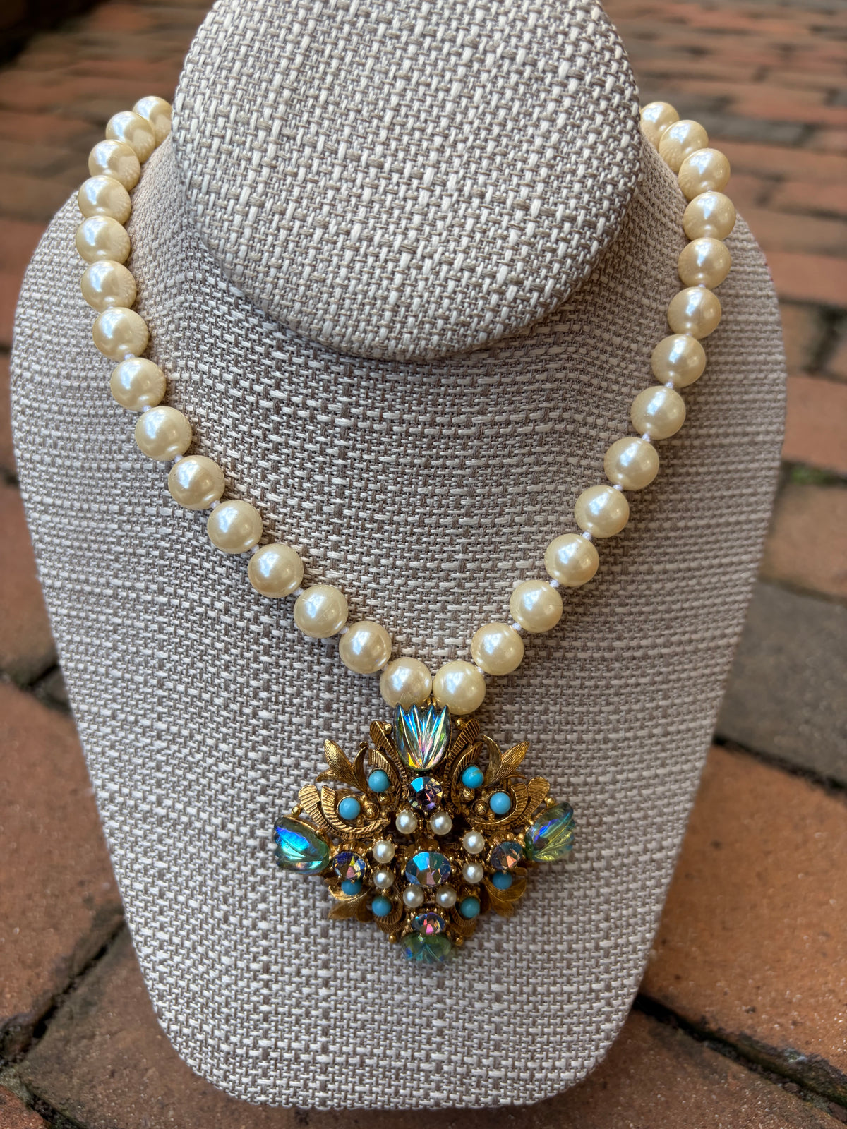 Vintage Faux Pearl Necklace with Vintage Florenza Pendant/Brooch
