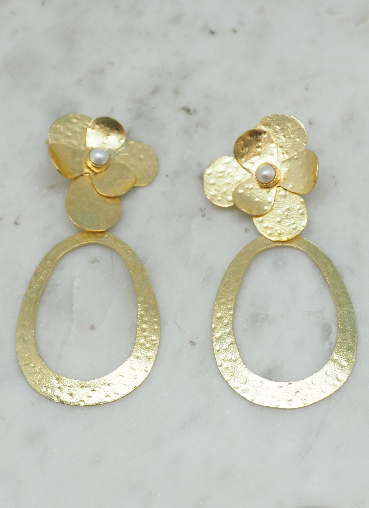 Current Pearl Flower Earrings