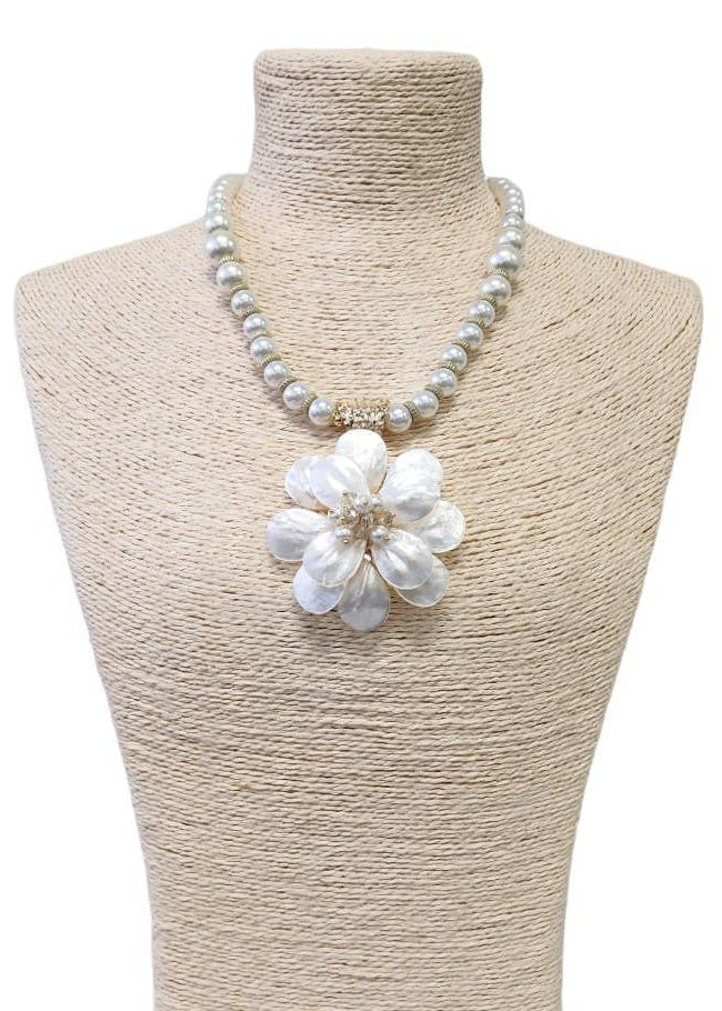 Mother of Pearl Flower Necklace