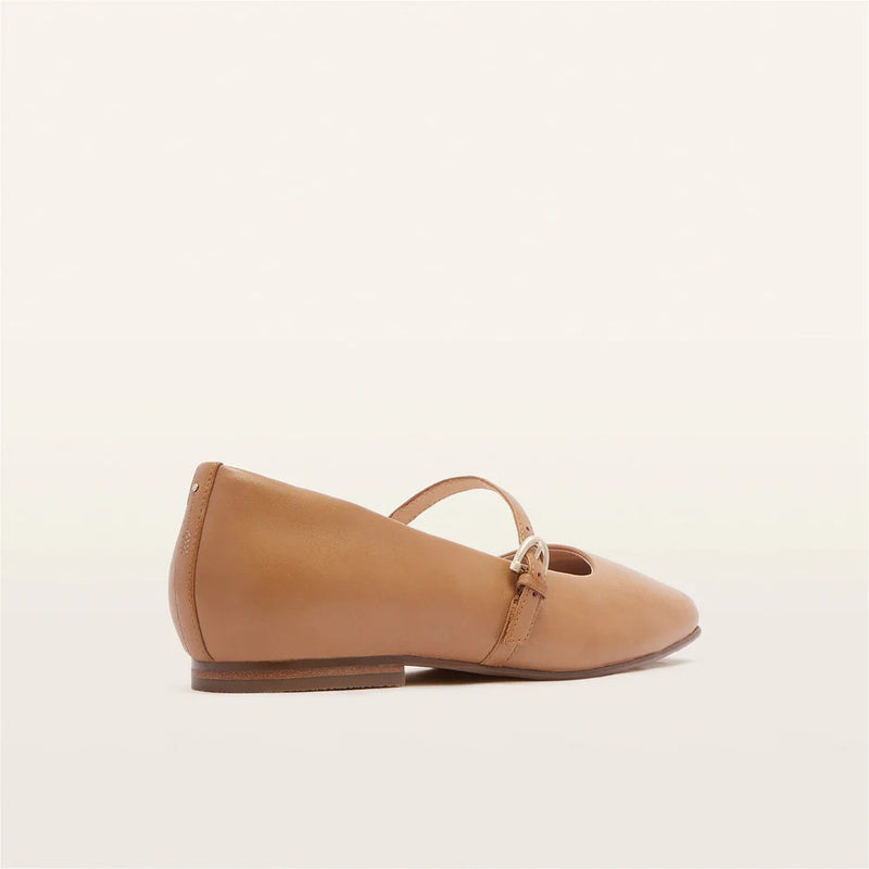 Hepburn Soft Tan Flats