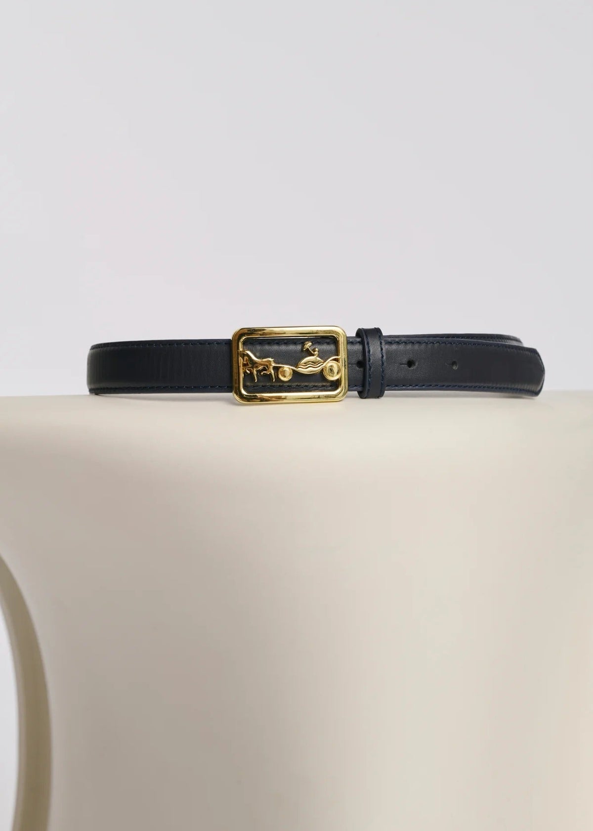 Leather belt with carriage buckle