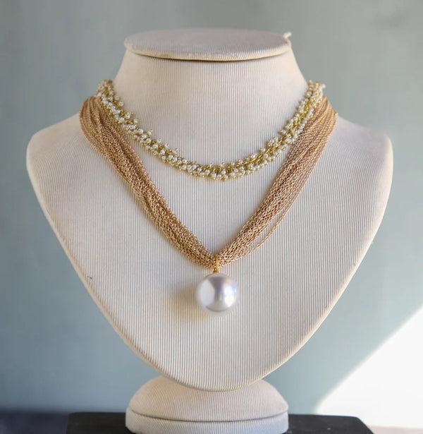 Halo Pendant Necklace in Pearl