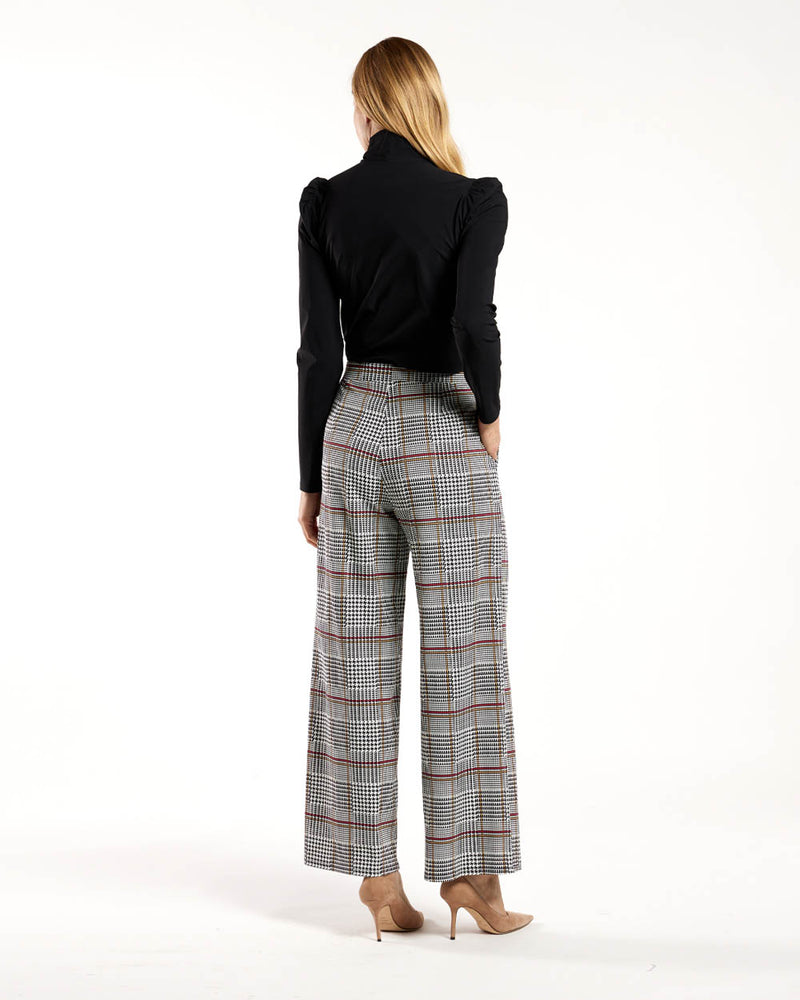 Nicolette Pant