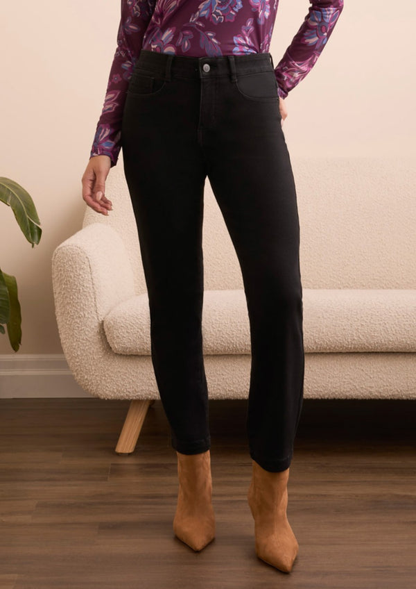 Audrey Hugging Straight Crop Jean