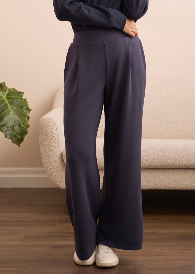 Techno Lux Wide Leg Pull-On Pants